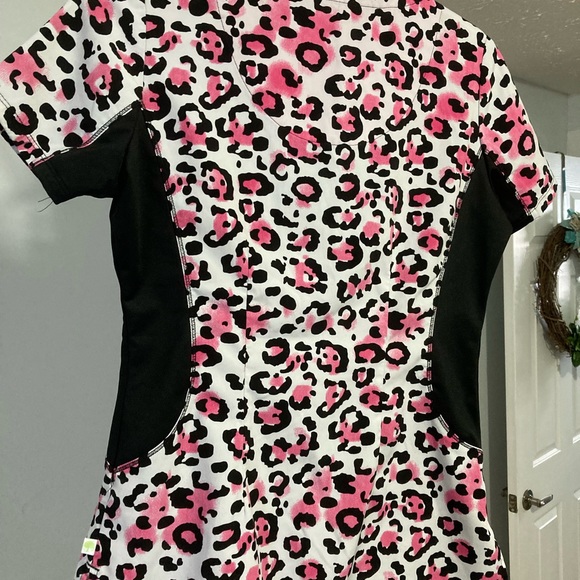 Ladies Scrub Top - Picture 5 of 6